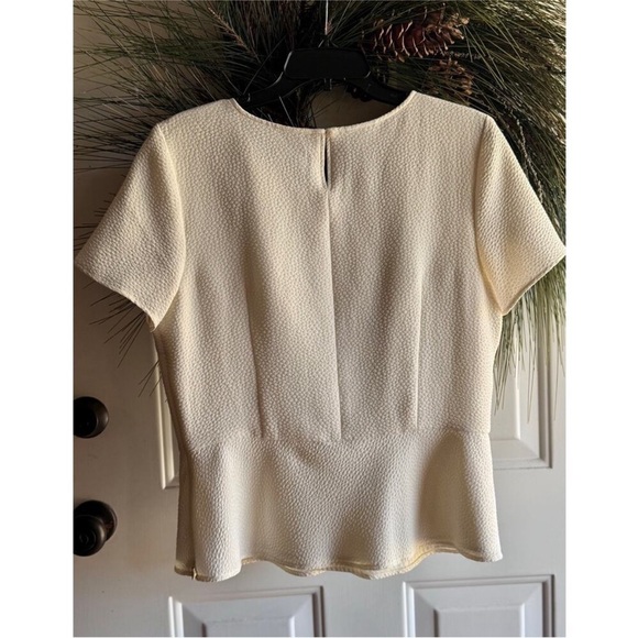 Talbots ivory color short sleeve top size 10 - Picture 3 of 16